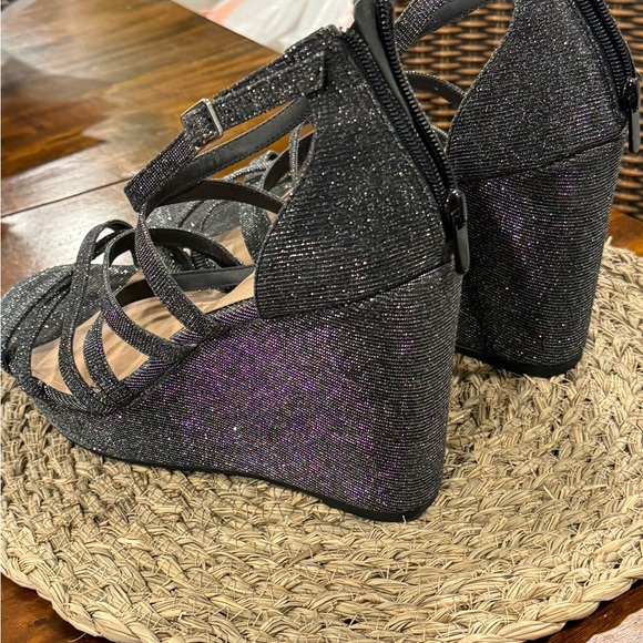 Torrid Strappy & sparkle wedge Size 13 WW - Picture 2 of 3